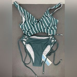 CUPSHE Women's Bikini Swimsuit Front Cross Lace Up Two Piece Bathing Suit XS